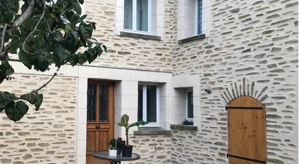 Décopierre® en Vendée : une imitation pierre réaliste pour murs et façades